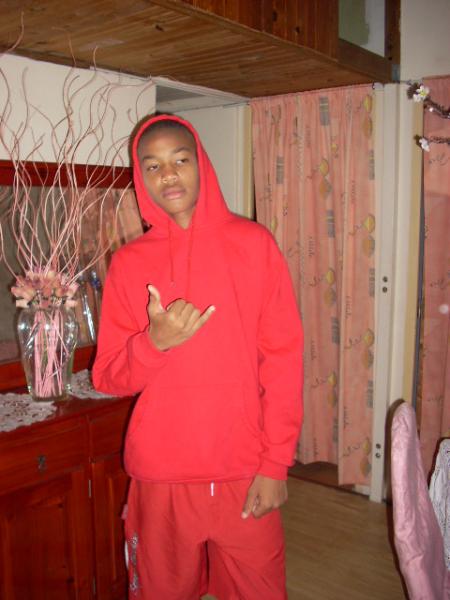 Lui c mon petit frere !!!!